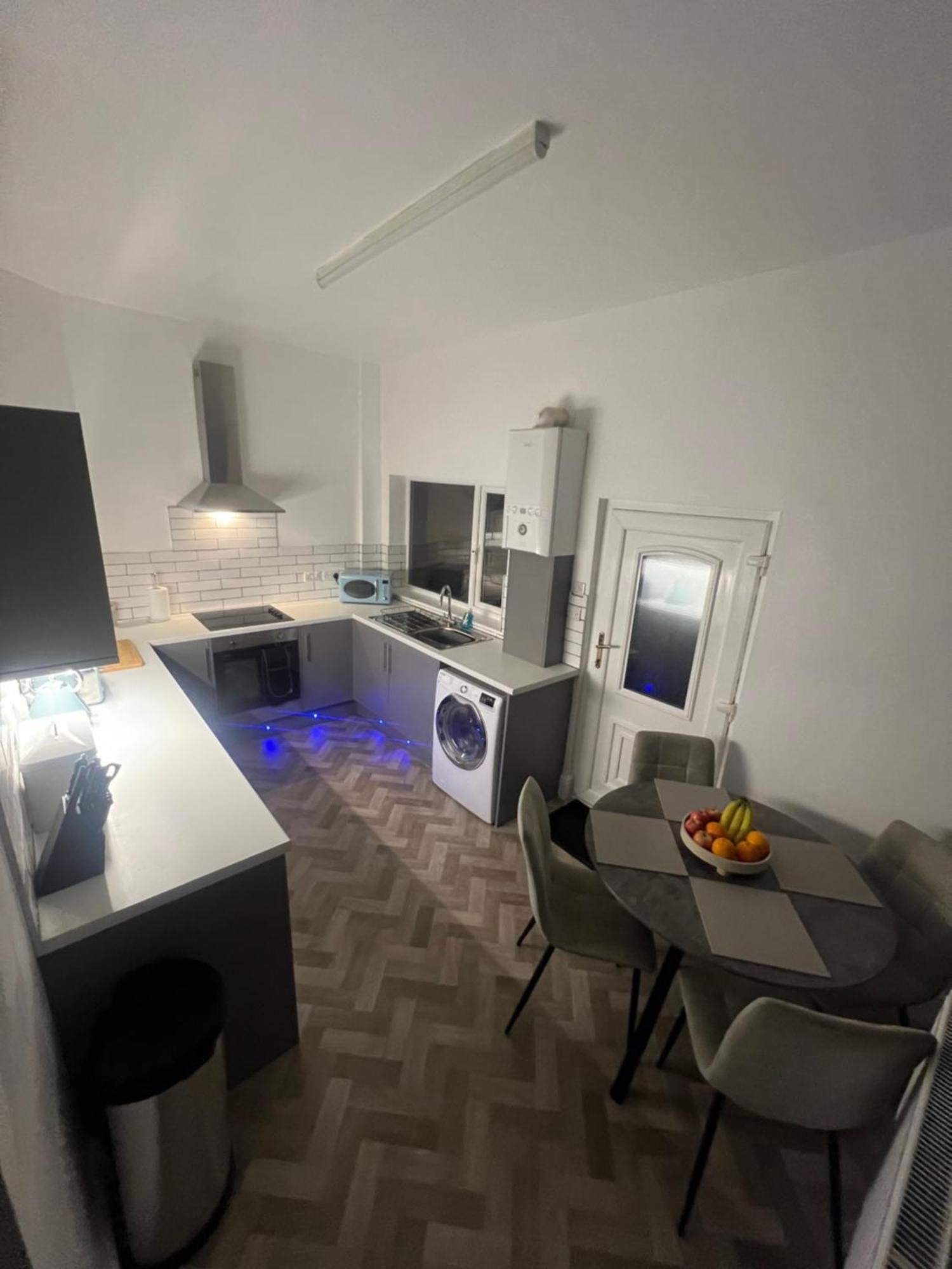 Cosy Home Perfect For Families And Contractors With Free Parking ดาร์ลิงตัน ภายนอก รูปภาพ