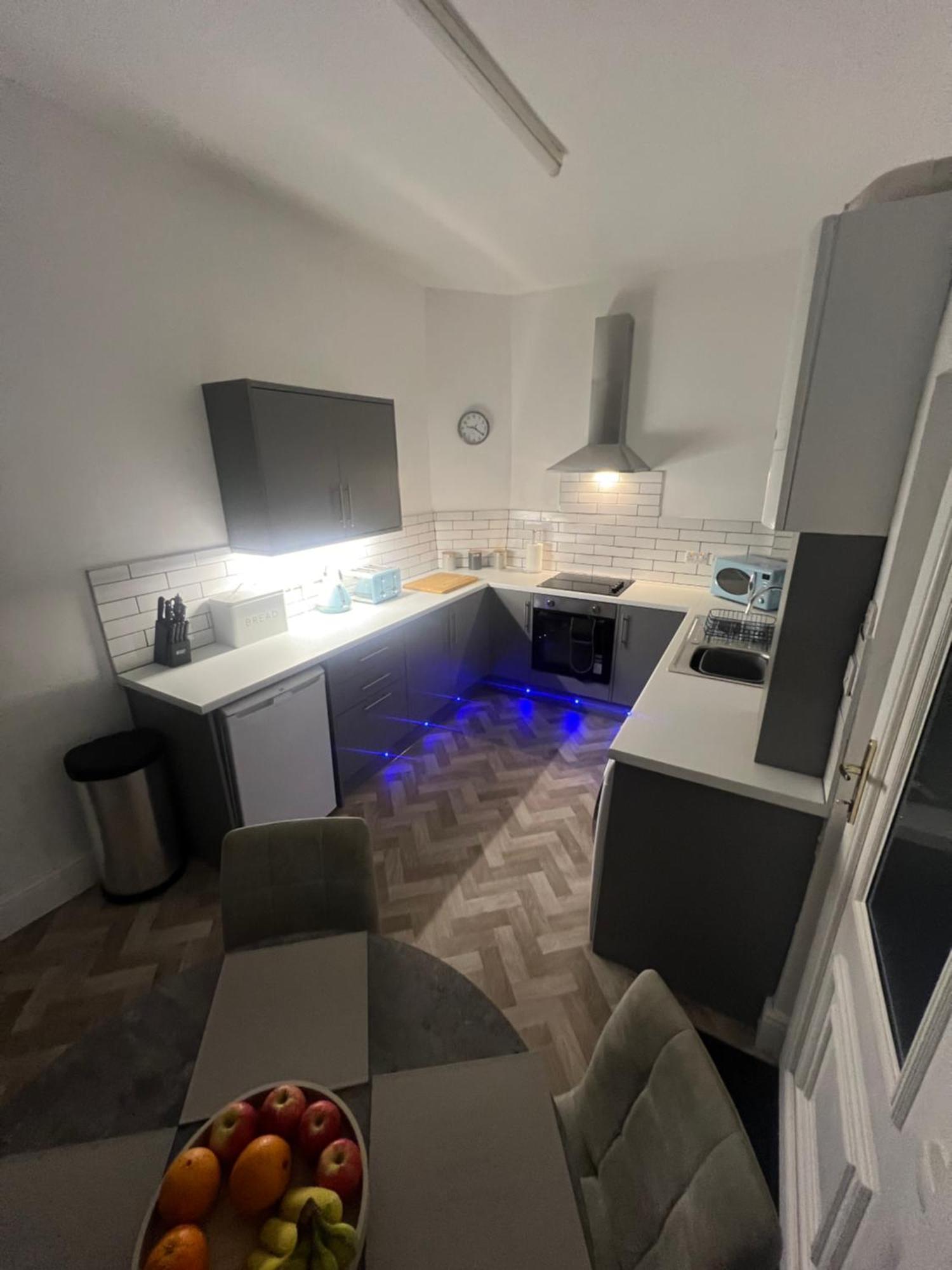 Cosy Home Perfect For Families And Contractors With Free Parking ดาร์ลิงตัน ภายนอก รูปภาพ