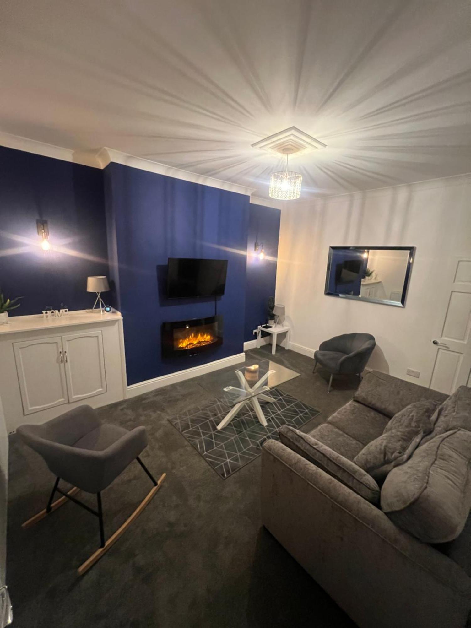 Cosy Home Perfect For Families And Contractors With Free Parking ดาร์ลิงตัน ภายนอก รูปภาพ